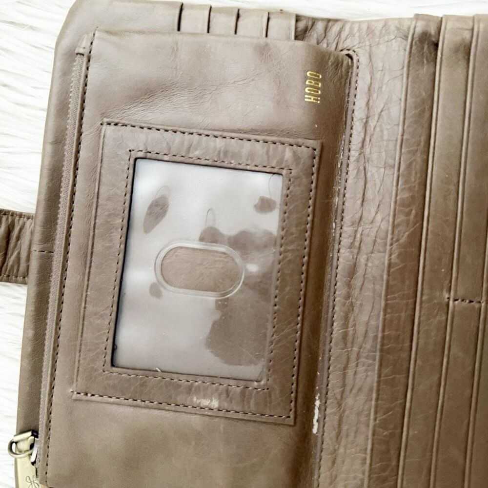 HOBO | Women's Torch Vintage Leather Folio Wallet Taupe "Shadow" Card Slots - Picture 7 of 10